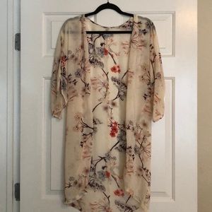 Tobi: Cream floral kimono